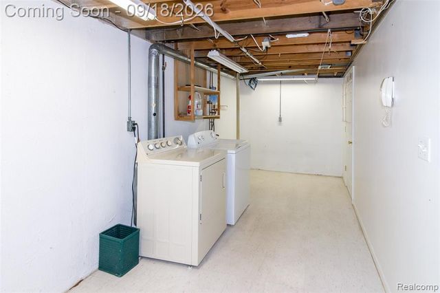 1821 Van Hill Court, Rochester Hills, MI 48309