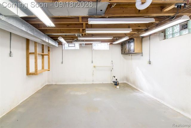 1821 Van Hill Court, Rochester Hills, MI 48309