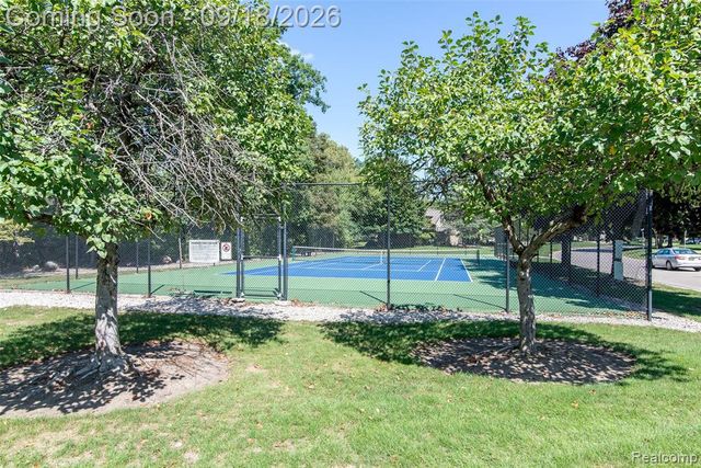 1821 Van Hill Court, Rochester Hills, MI 48309