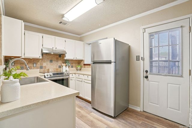 7880 Micron Dr Apt 4104, San Antonio, TX 78251