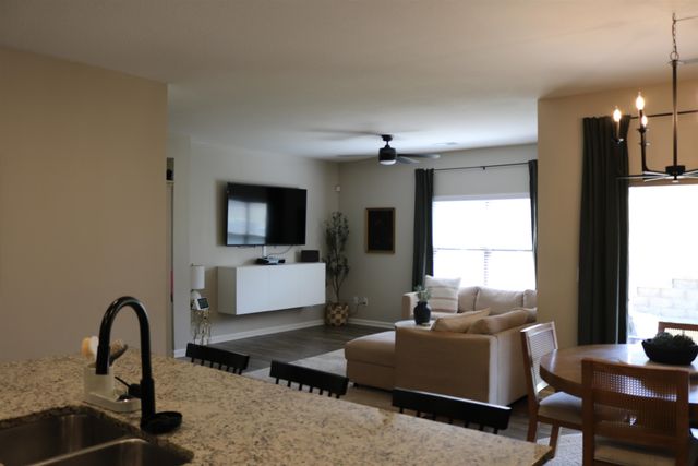 408 COLONIAL HEIGHTS DR, Munford, TN 38058