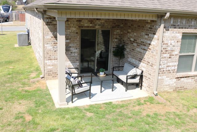 408 COLONIAL HEIGHTS DR, Munford, TN 38058