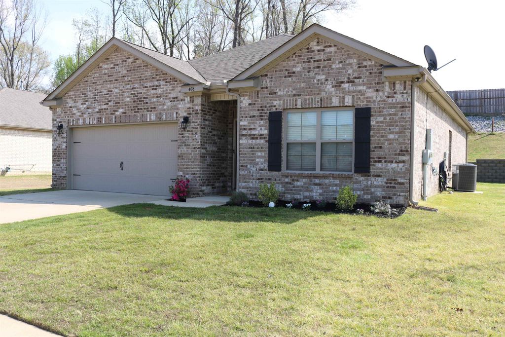 408 COLONIAL HEIGHTS DR, Munford, TN 38058