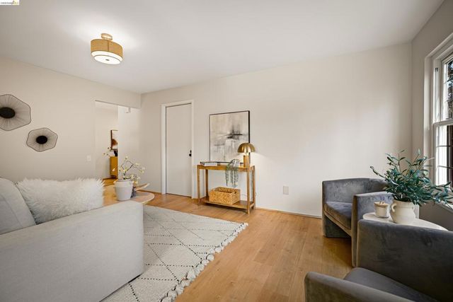 10 10 Clear Water Ct, Richmond, CA 94803