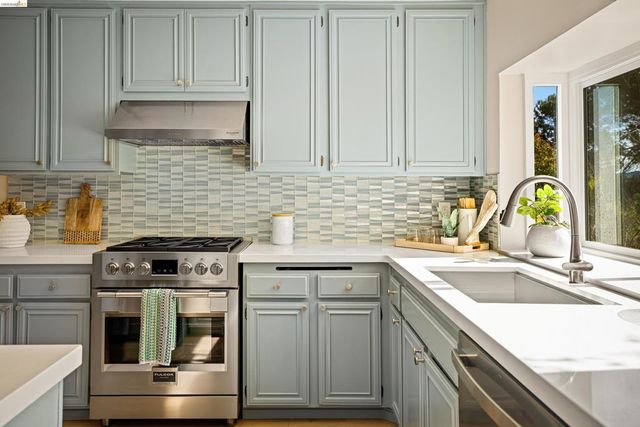 10 10 Clear Water Ct, Richmond, CA 94803