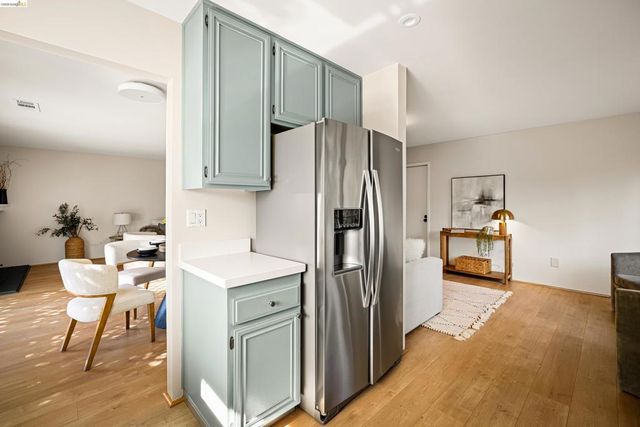 10 10 Clear Water Ct, Richmond, CA 94803