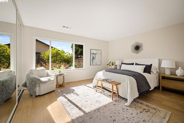 10 10 Clear Water Ct, Richmond, CA 94803