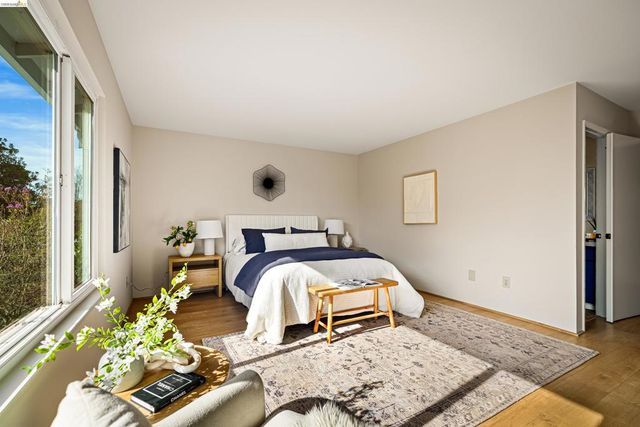 10 10 Clear Water Ct, Richmond, CA 94803