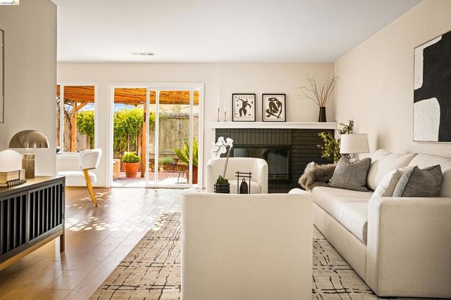 10 10 Clear Water Ct, Richmond, CA 94803