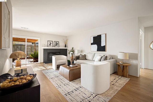 10 10 Clear Water Ct, Richmond, CA 94803