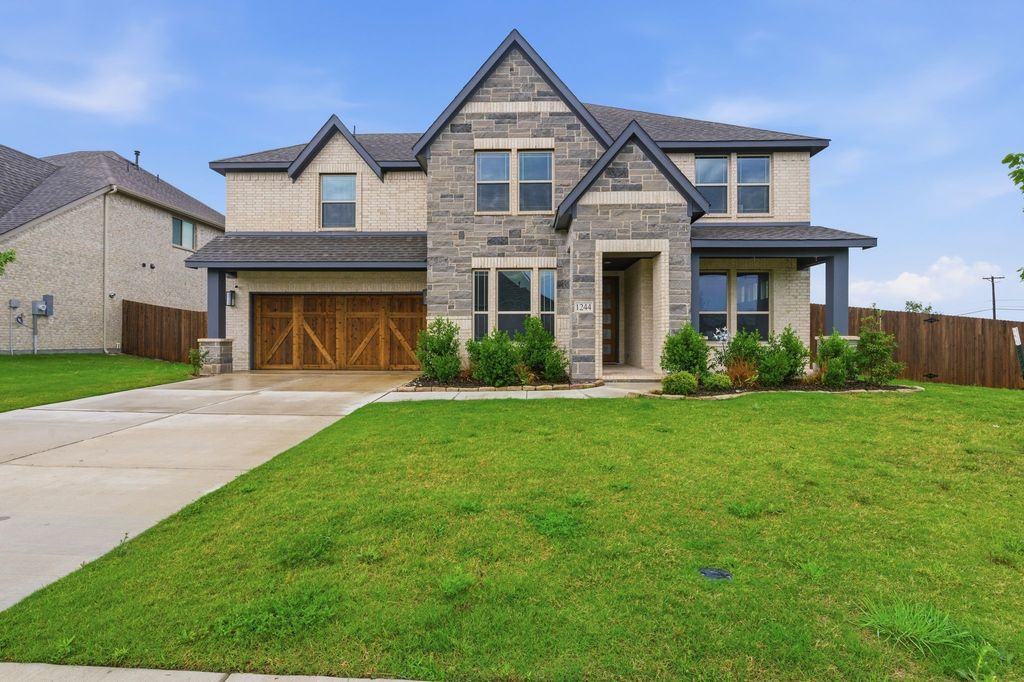 1244 Joseph Earl Drive, Desoto, TX 75115