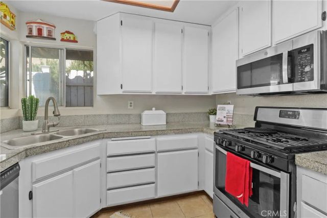 1837 De Carmen Drive, Colton, CA 92324