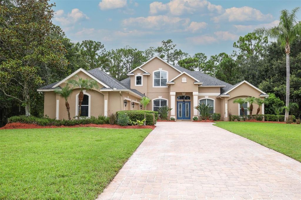 Image 1 of property listing at 11712 RAMBLING OAK BOULEVARD, Orlando, FL 32832