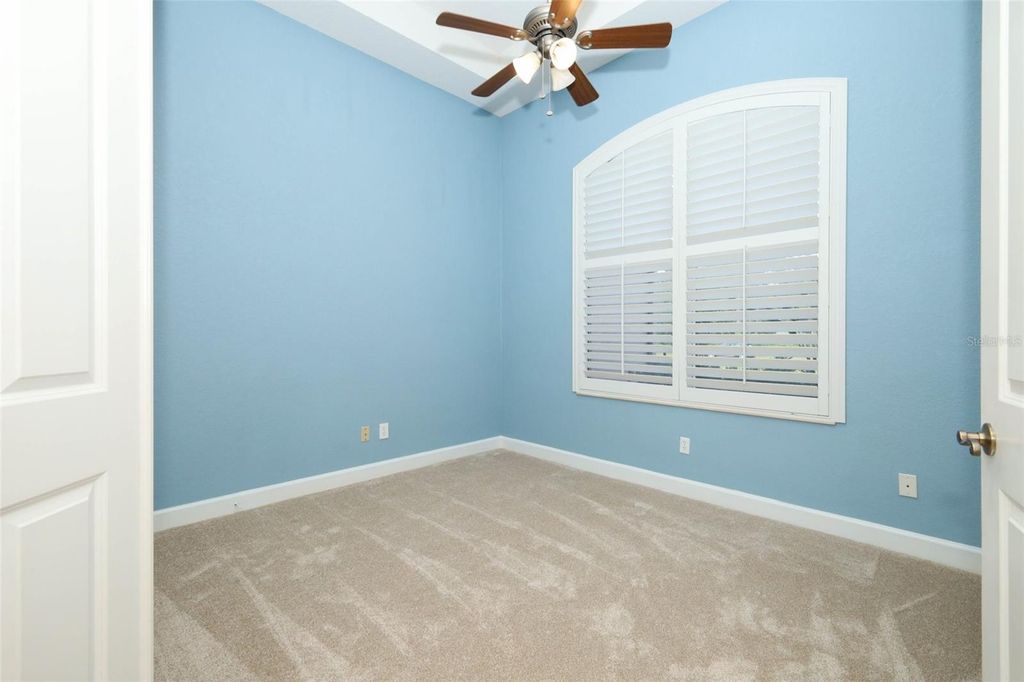 Image 13 of property listing at 11712 RAMBLING OAK BOULEVARD, Orlando, FL 32832