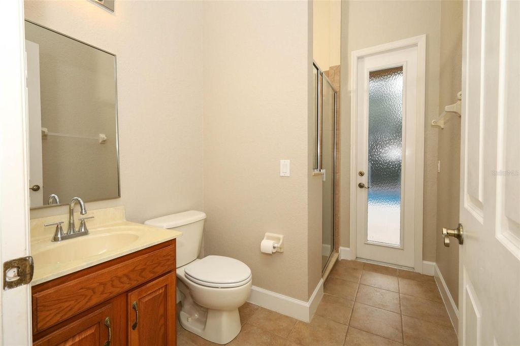 Image 15 of property listing at 11712 RAMBLING OAK BOULEVARD, Orlando, FL 32832
