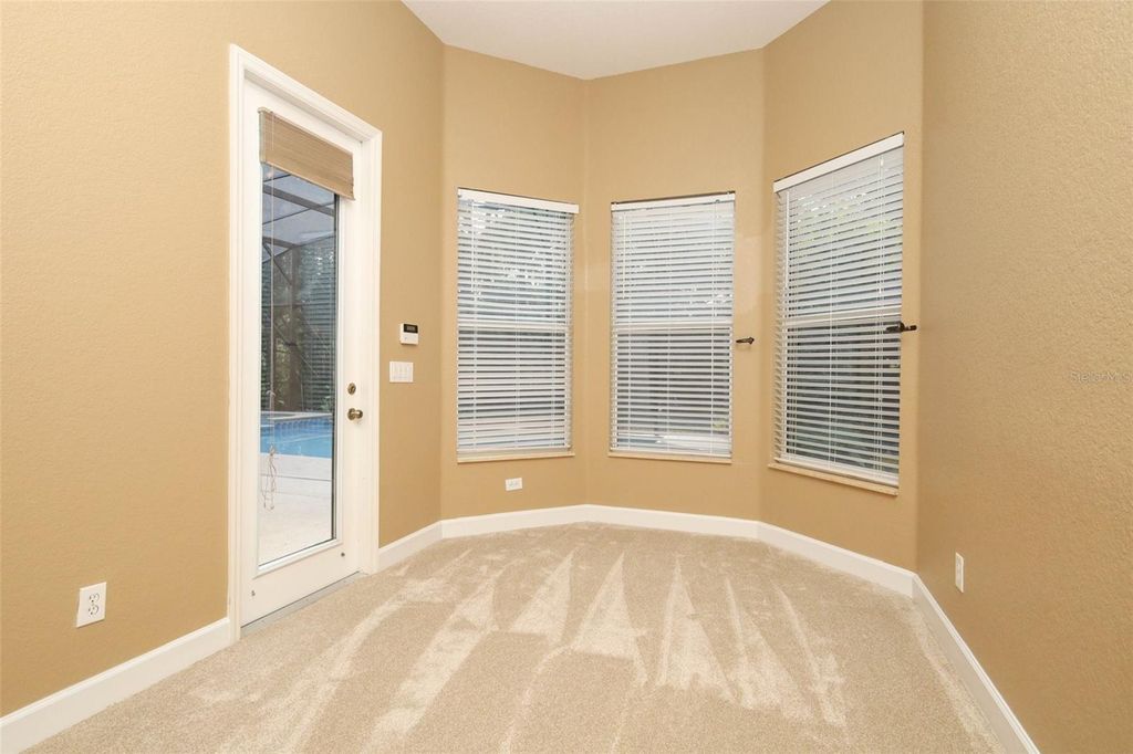 Image 18 of property listing at 11712 RAMBLING OAK BOULEVARD, Orlando, FL 32832