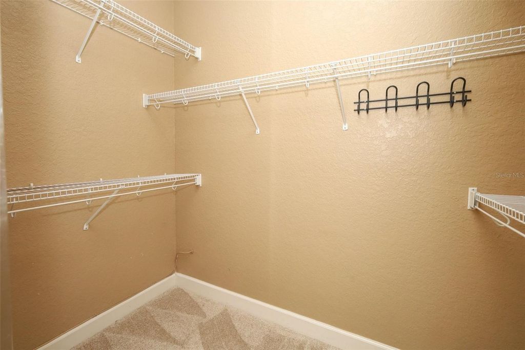 Image 21 of property listing at 11712 RAMBLING OAK BOULEVARD, Orlando, FL 32832