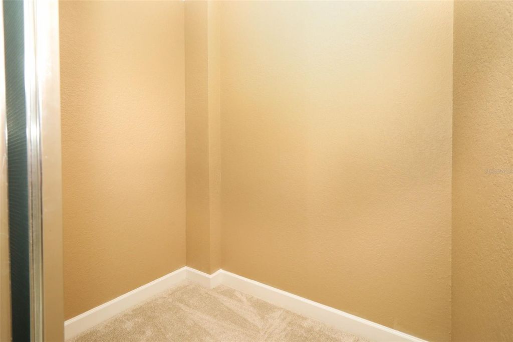 Image 22 of property listing at 11712 RAMBLING OAK BOULEVARD, Orlando, FL 32832