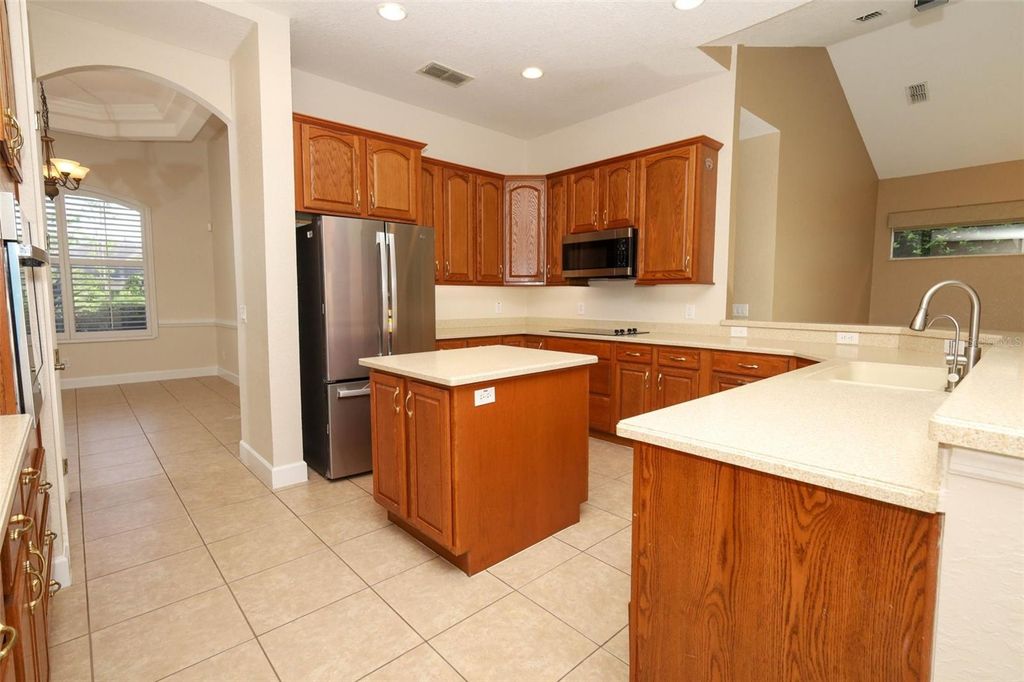 Image 30 of property listing at 11712 RAMBLING OAK BOULEVARD, Orlando, FL 32832