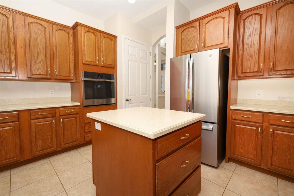 Image 33 of property listing at 11712 RAMBLING OAK BOULEVARD, Orlando, FL 32832