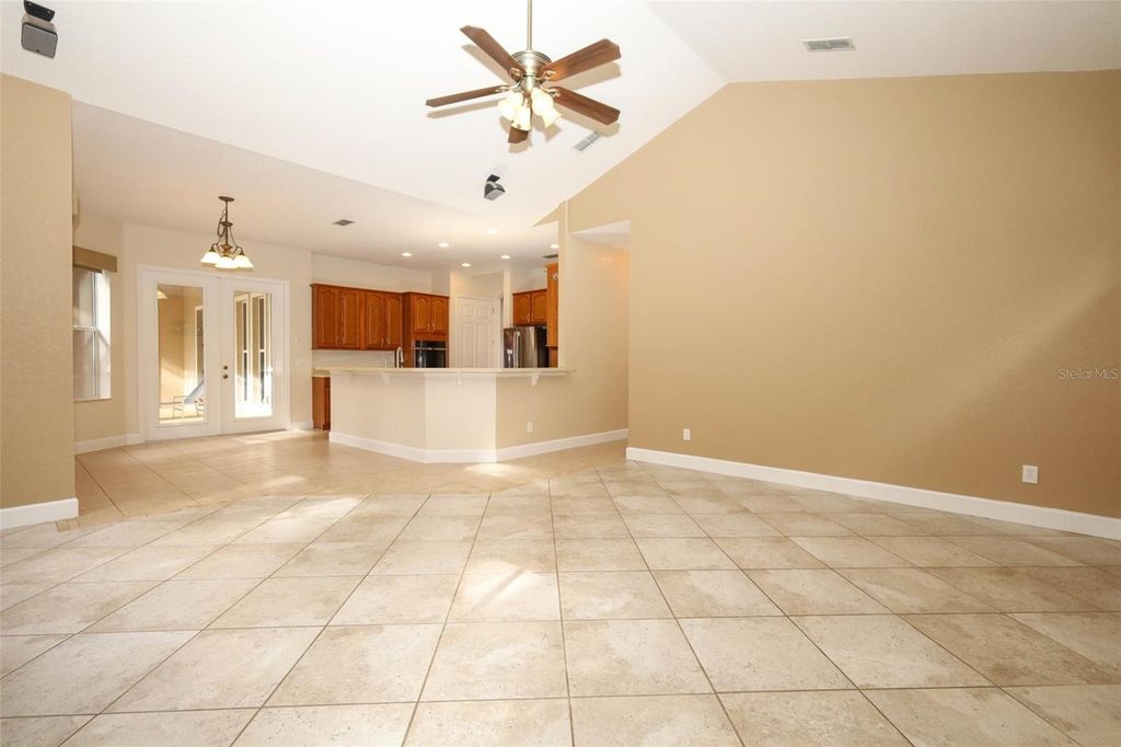 Image 34 of property listing at 11712 RAMBLING OAK BOULEVARD, Orlando, FL 32832