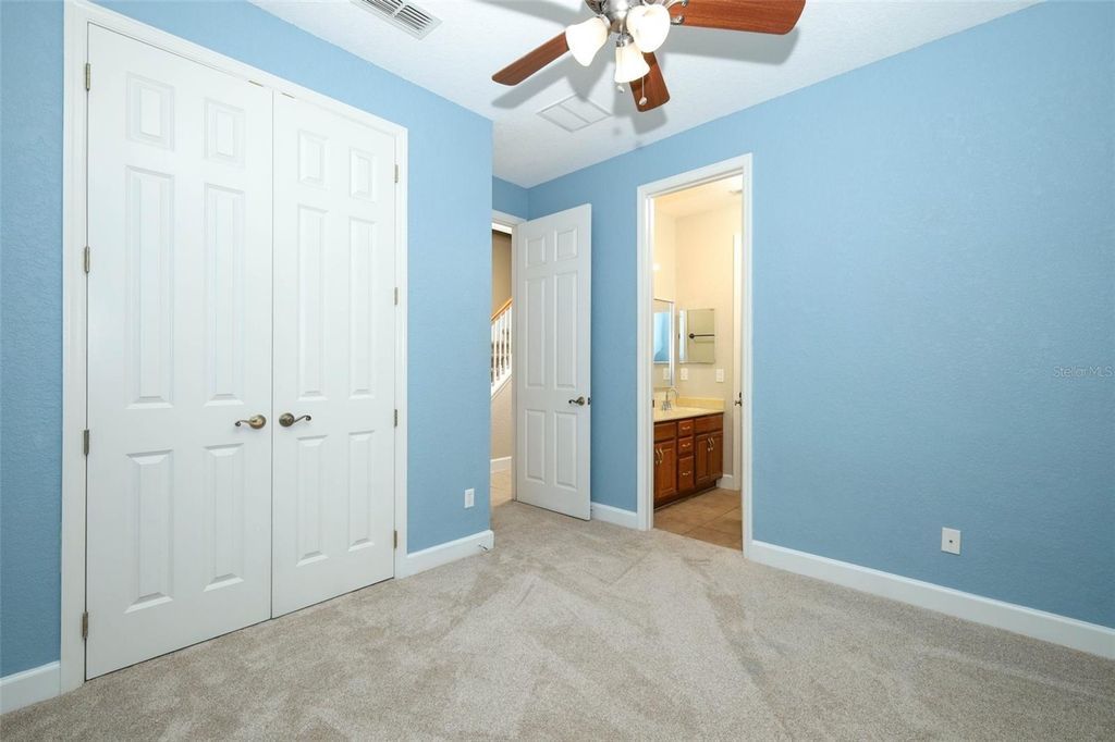 Image 43 of property listing at 11712 RAMBLING OAK BOULEVARD, Orlando, FL 32832