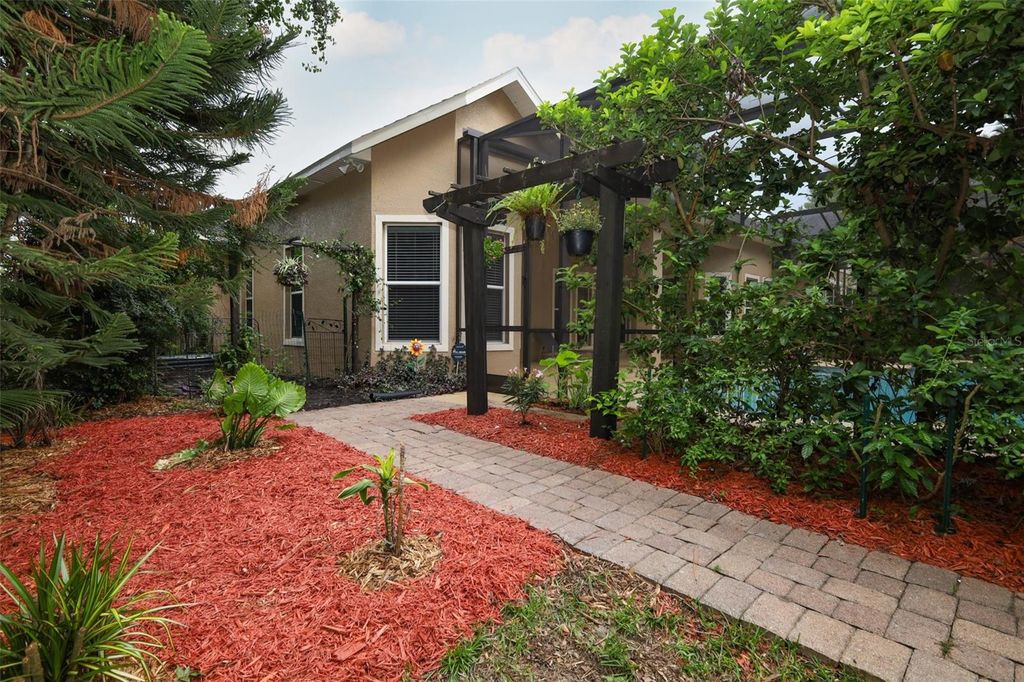 Image 60 of property listing at 11712 RAMBLING OAK BOULEVARD, Orlando, FL 32832