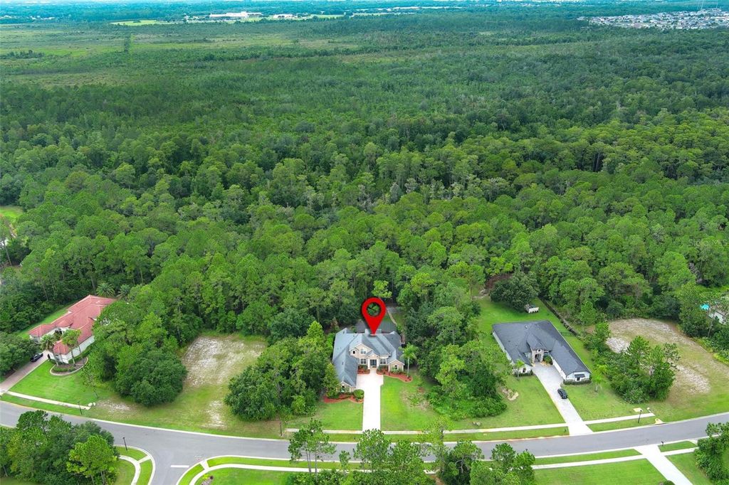 Image 75 of property listing at 11712 RAMBLING OAK BOULEVARD, Orlando, FL 32832