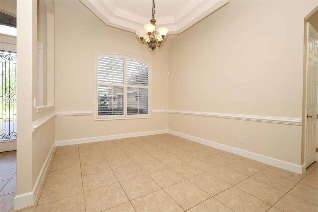 Image 9 of property listing at 11712 RAMBLING OAK BOULEVARD, Orlando, FL 32832