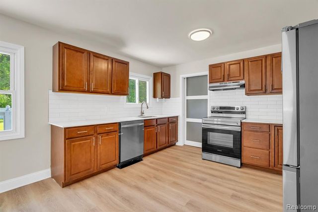 4046 State Road, Fort Gratiot, MI 48059