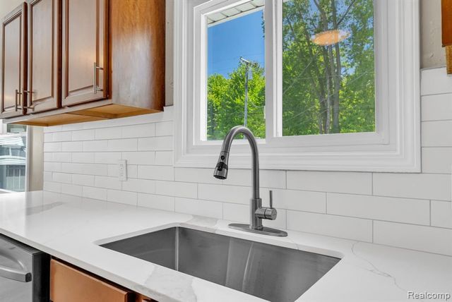 4046 State Road, Fort Gratiot, MI 48059