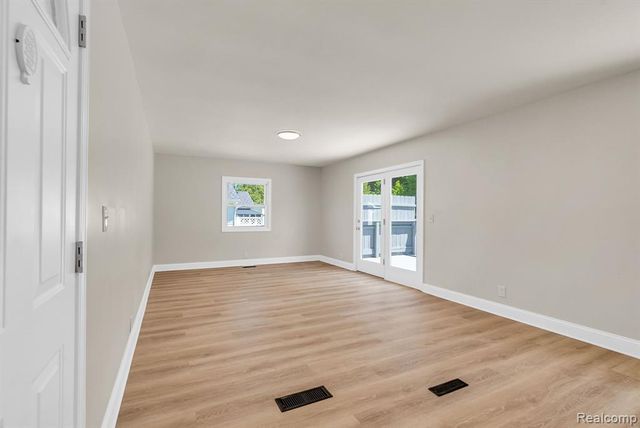 4046 State Road, Fort Gratiot, MI 48059