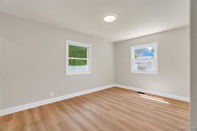 4046 State Road, Fort Gratiot, MI 48059