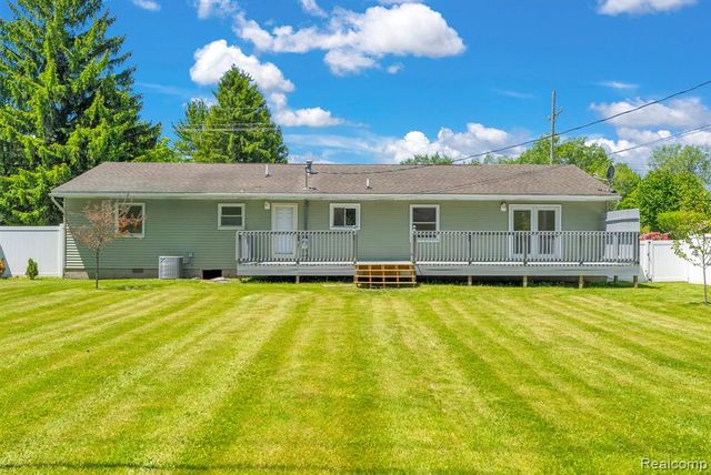 4046 State Road, Fort Gratiot, MI 48059