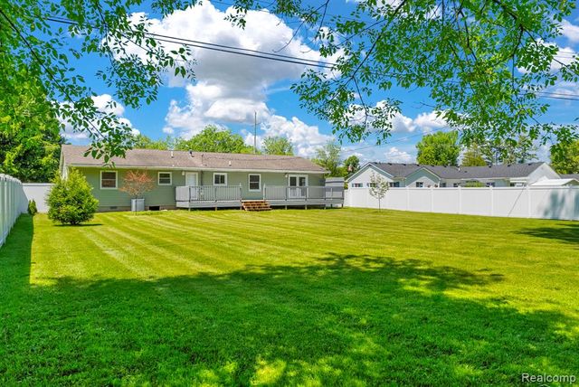 4046 State Road, Fort Gratiot, MI 48059