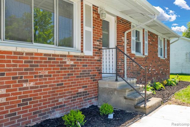 4046 State Road, Fort Gratiot, MI 48059