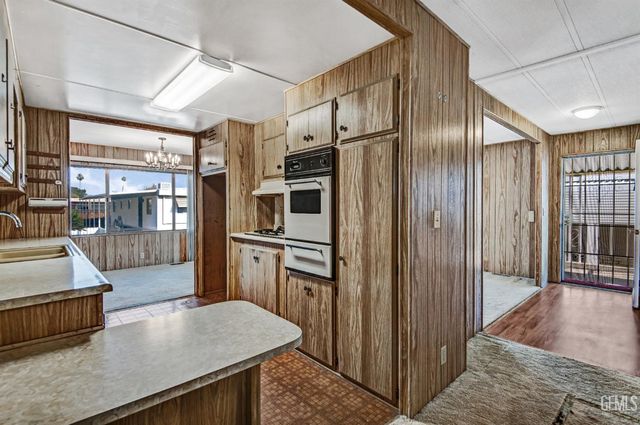 9 Tee Lane, Bakersfield, CA 93308