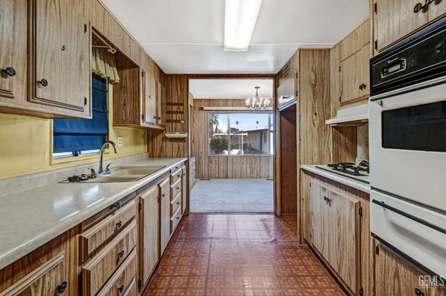 9 Tee Lane, Bakersfield, CA 93308