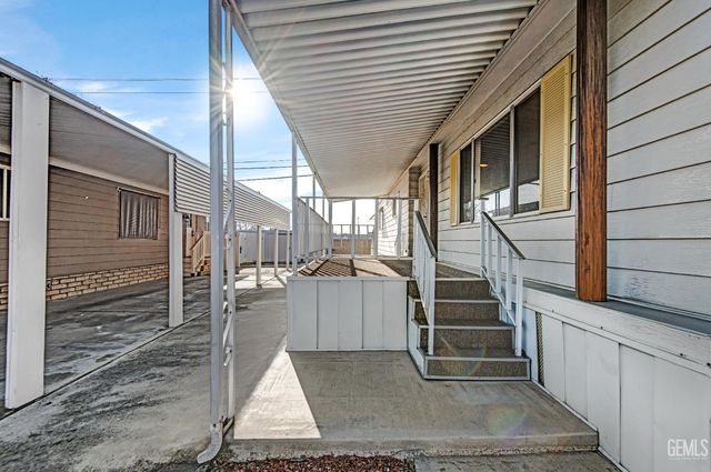 9 Tee Lane, Bakersfield, CA 93308