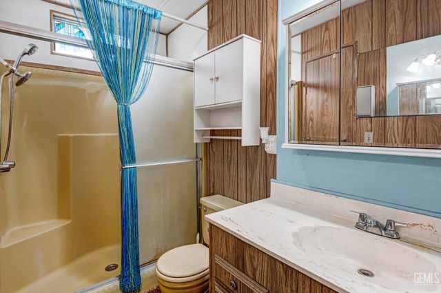 9 Tee Lane, Bakersfield, CA 93308