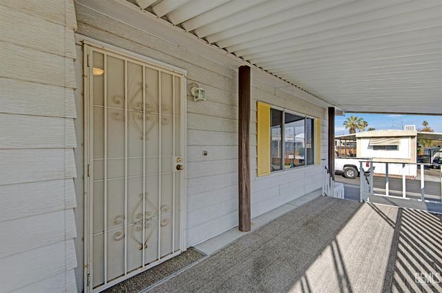 9 Tee Lane, Bakersfield, CA 93308