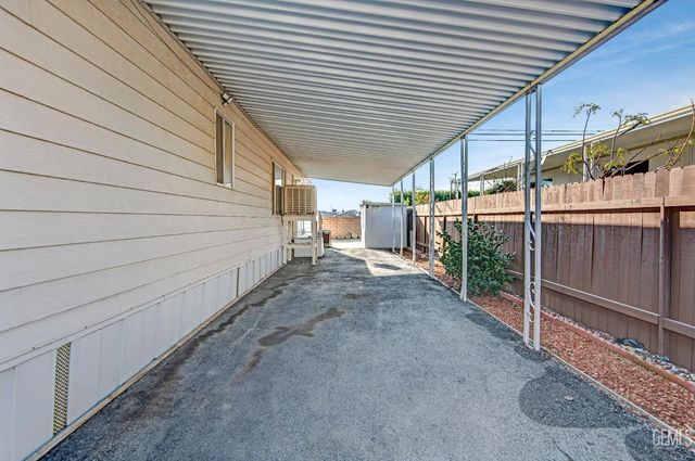 9 Tee Lane, Bakersfield, CA 93308