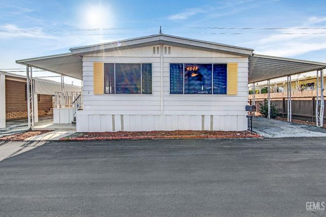 9 Tee Lane, Bakersfield, CA 93308