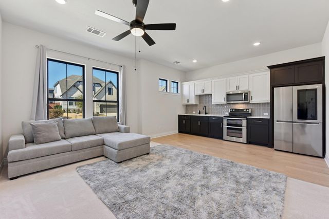 222 Rio Ranchero RD, Georgetown, TX 78628