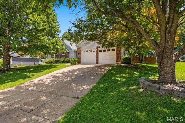 7811 Grantwood Oaks Court, St Louis, MO 63123