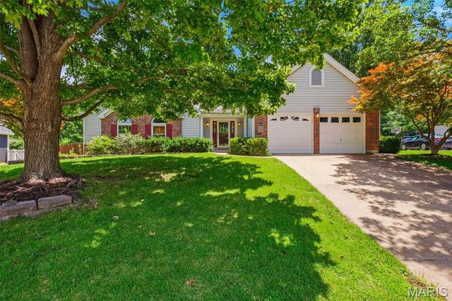 7811 Grantwood Oaks Court, St Louis, MO 63123
