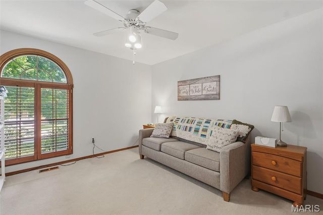 7811 Grantwood Oaks Court, St Louis, MO 63123