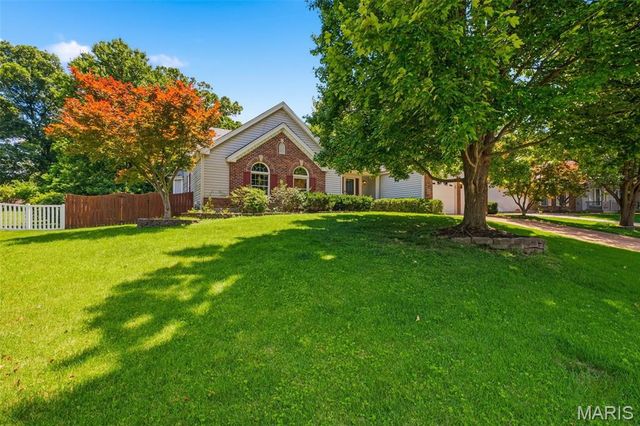 7811 Grantwood Oaks Court, St Louis, MO 63123