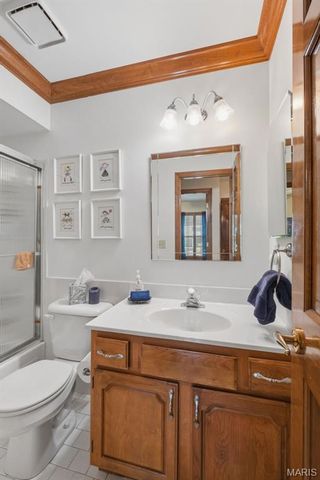 7811 Grantwood Oaks Court, St Louis, MO 63123