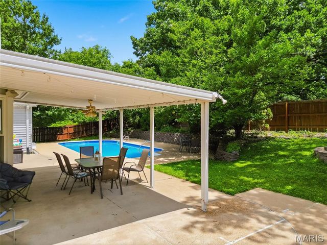 7811 Grantwood Oaks Court, St Louis, MO 63123
